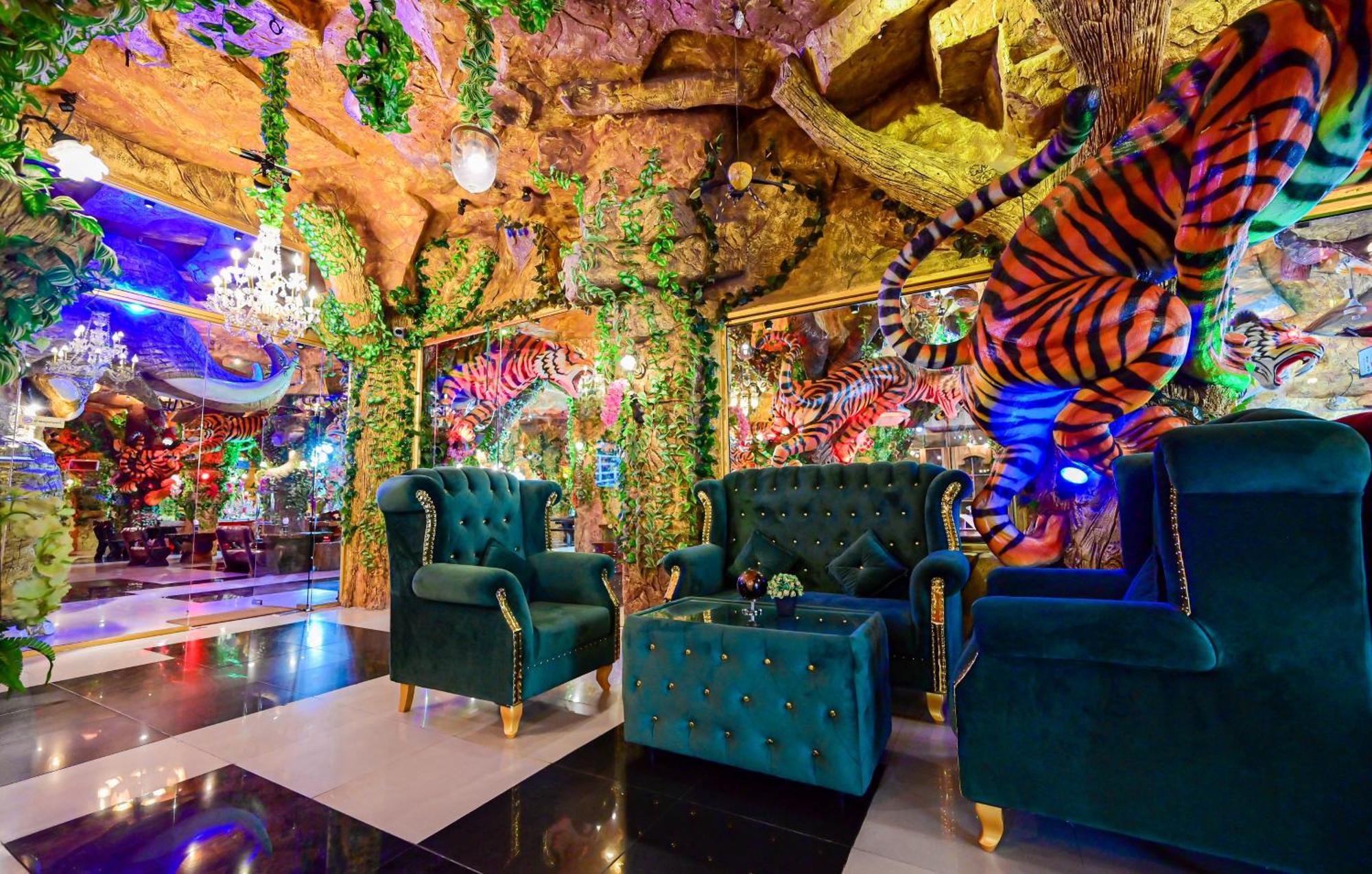 Tiger Complex Hotel Patong Екстер'єр фото