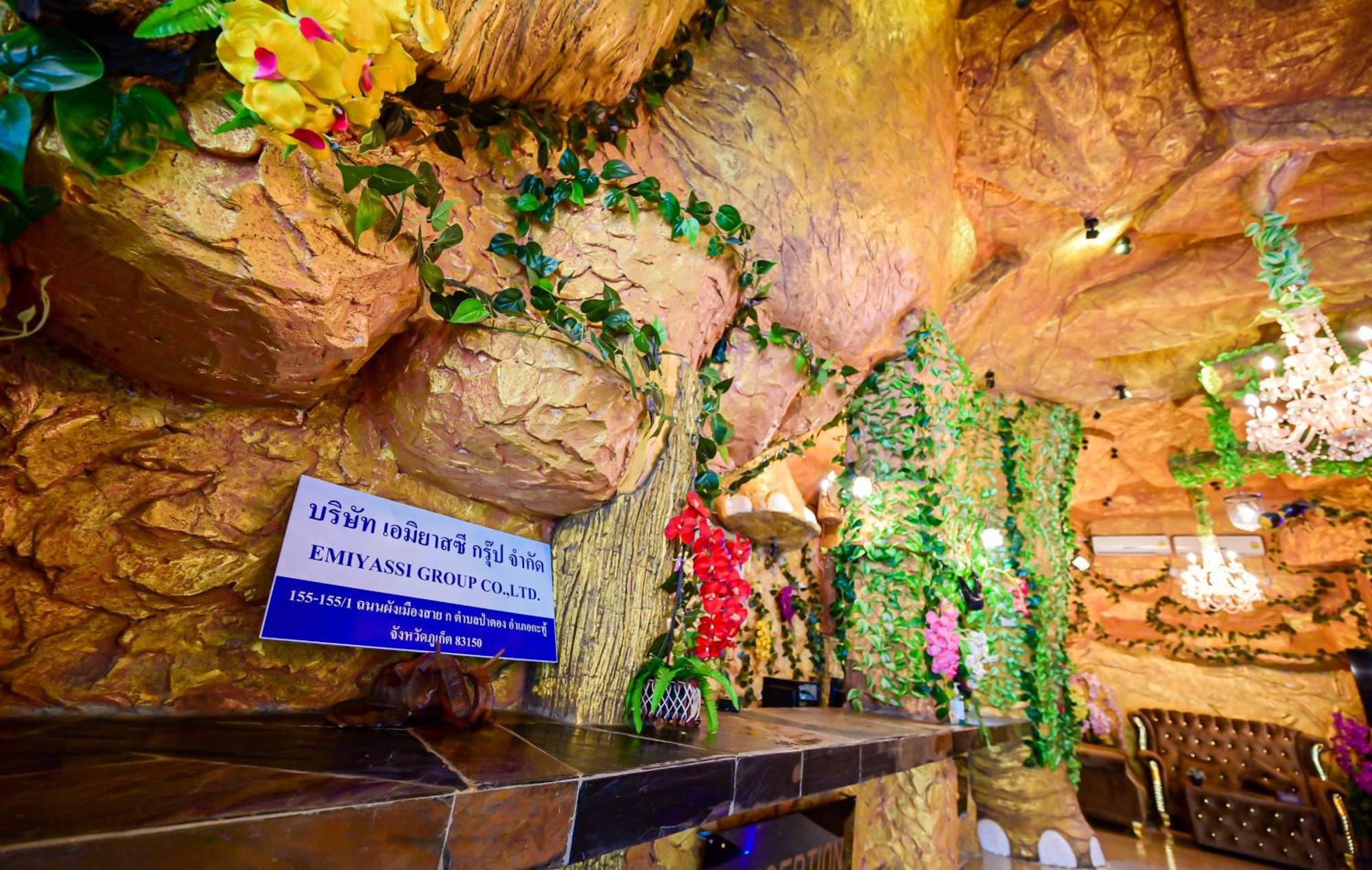 Tiger Complex Hotel Patong Екстер'єр фото