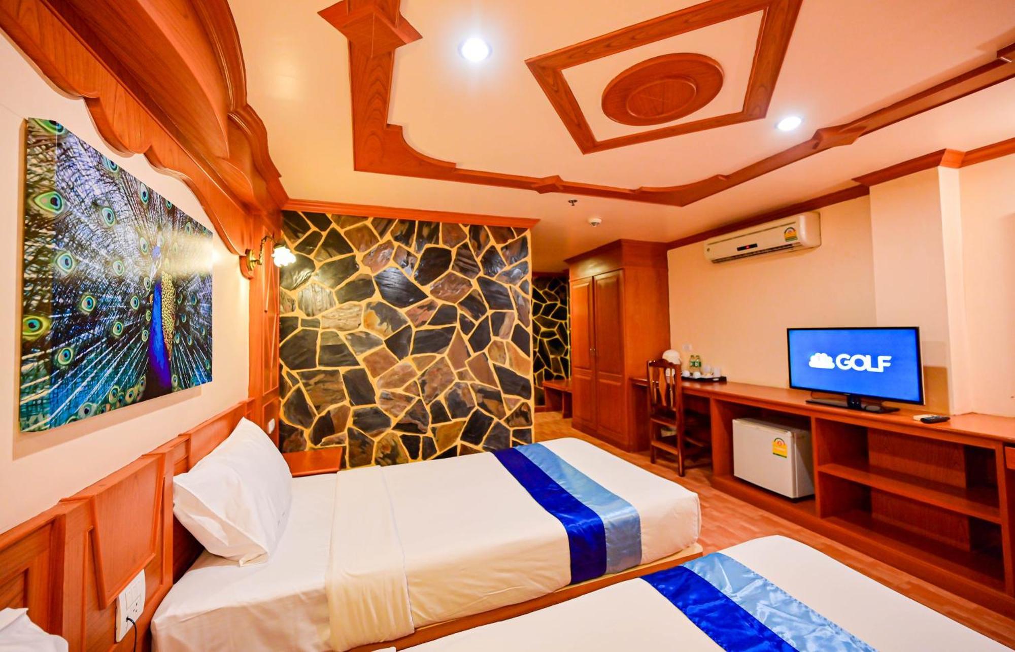 Tiger Complex Hotel Patong Екстер'єр фото