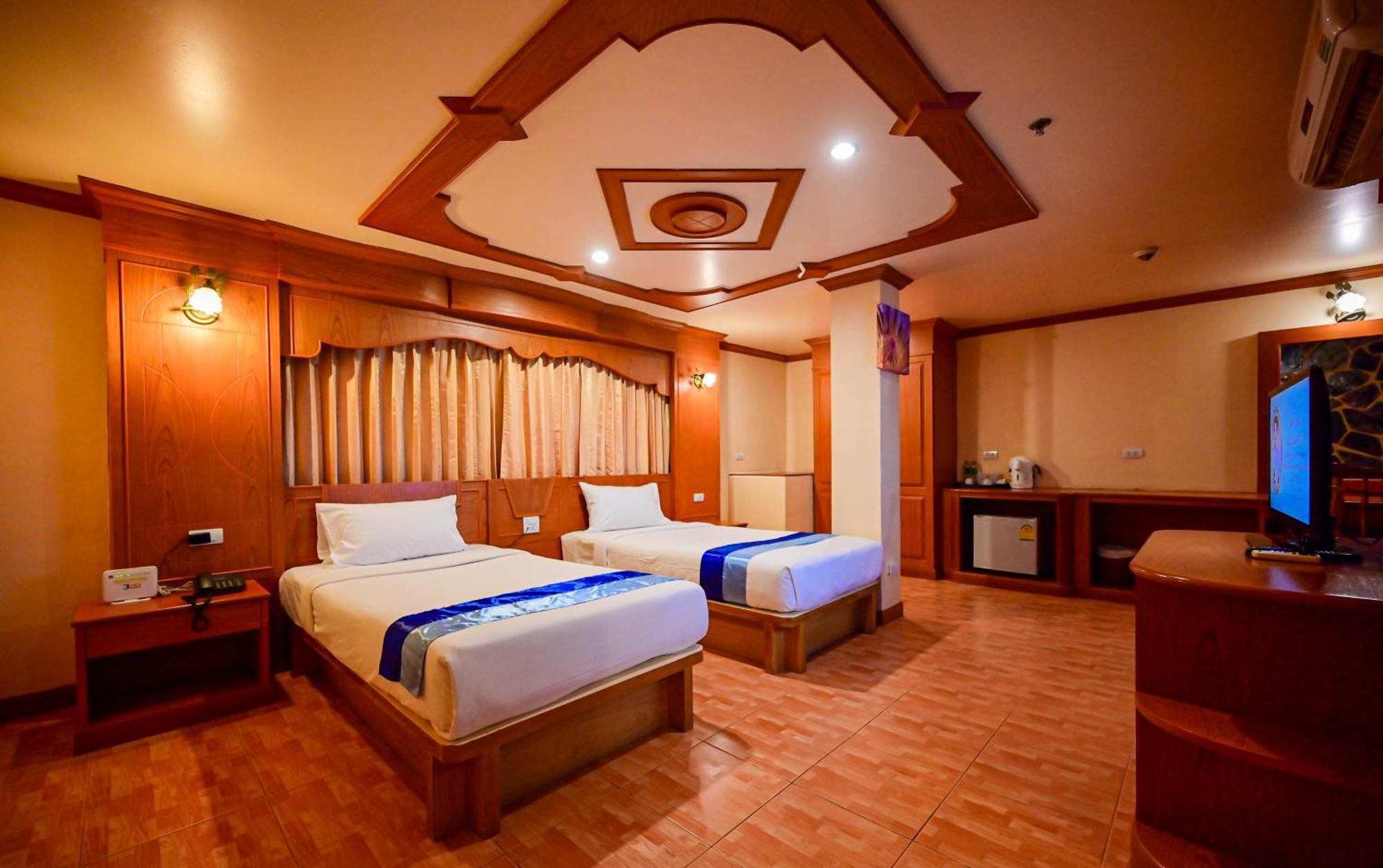 Tiger Complex Hotel Patong Екстер'єр фото